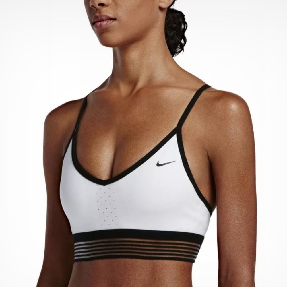 Nike Pro Cooling Sports Bra